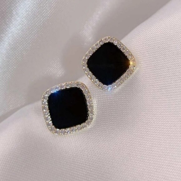 💎💞Rhinestone Stud Earrings! - Picture 1 of 4